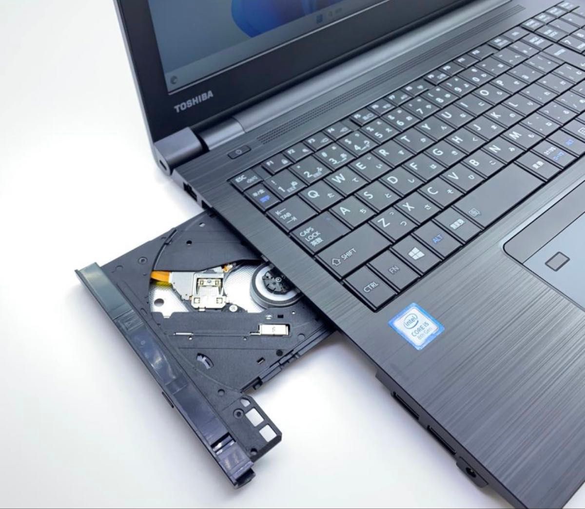 中古ノートパソコン Win11 Core i5-8250u 16GB メモリ,SSD 256GB, 15.6型 B65 カメラ搭載