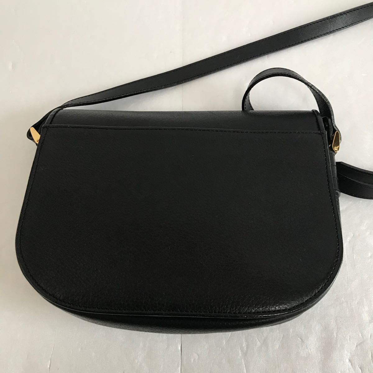 BURBERRY バーバリー ショルダーバッグ 黒 - 4119224D0182 BURBERRY バーバリー ショルダーバッグ レザー 黒|Yahoo!フリマ