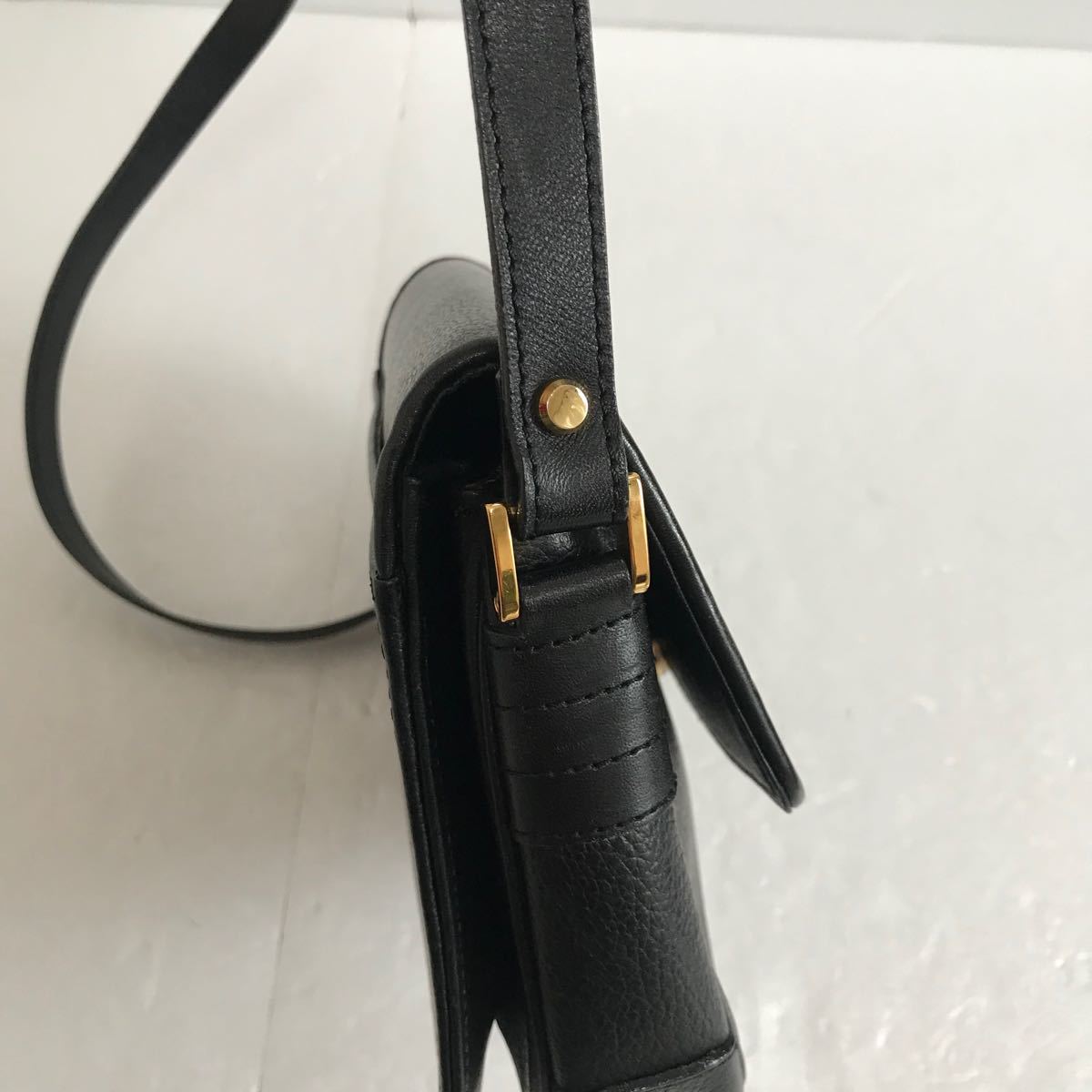 BURBERRY バーバリー ショルダーバッグ レザー 黒|Yahoo!フリマ BURBERRY バーバリー ショルダーバッグ レザー 黒|Yahoo!フリマ