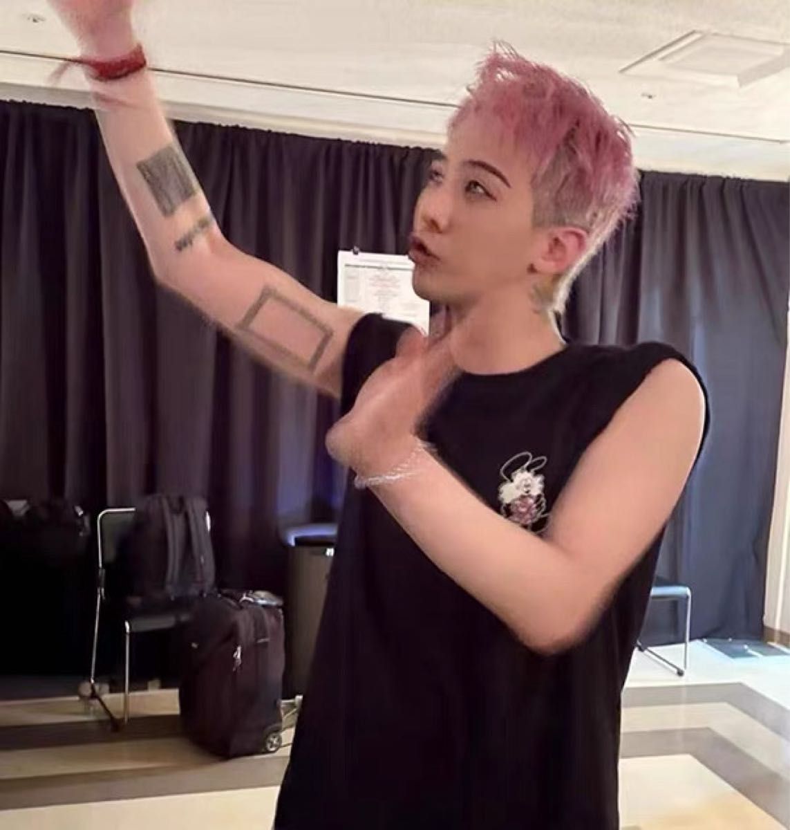 G-DRAGON VERDY コラボTシャツ Lサイズ VERDY x G-DRAGON Ubermensch Tシャツ ジードラゴン ジヨン 大阪