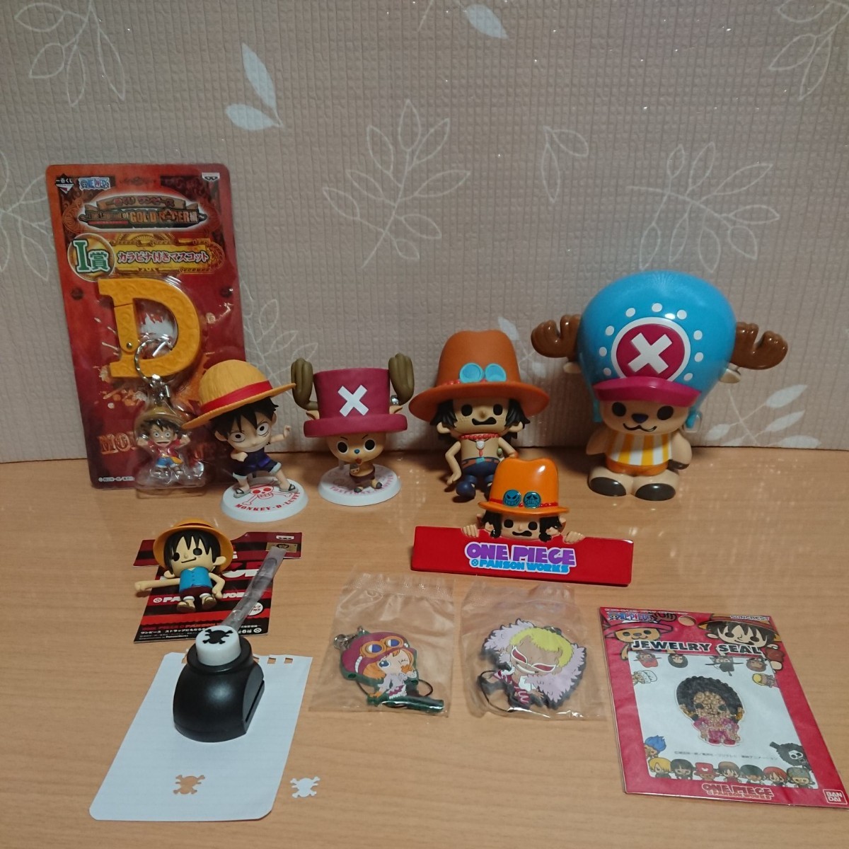 Paypayフリマ One Piece フィギュア チョッパー貯金箱 セット Paypayフリマ One Piece フィギュア チョッパー貯金箱 セット