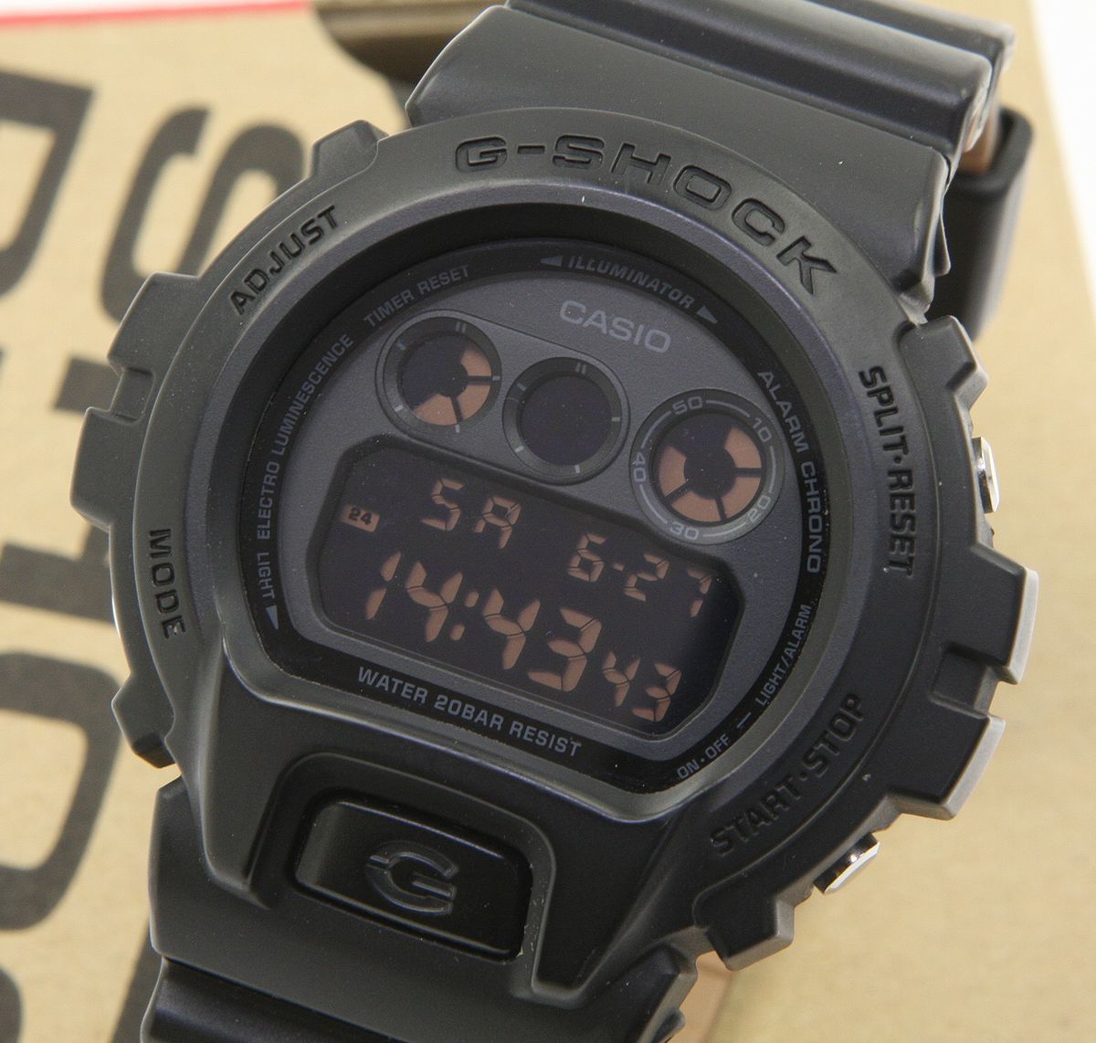 独特の素材 美品☆カシオ メンズウォッチ☆DW-6900LU-1JF G-SHOCK