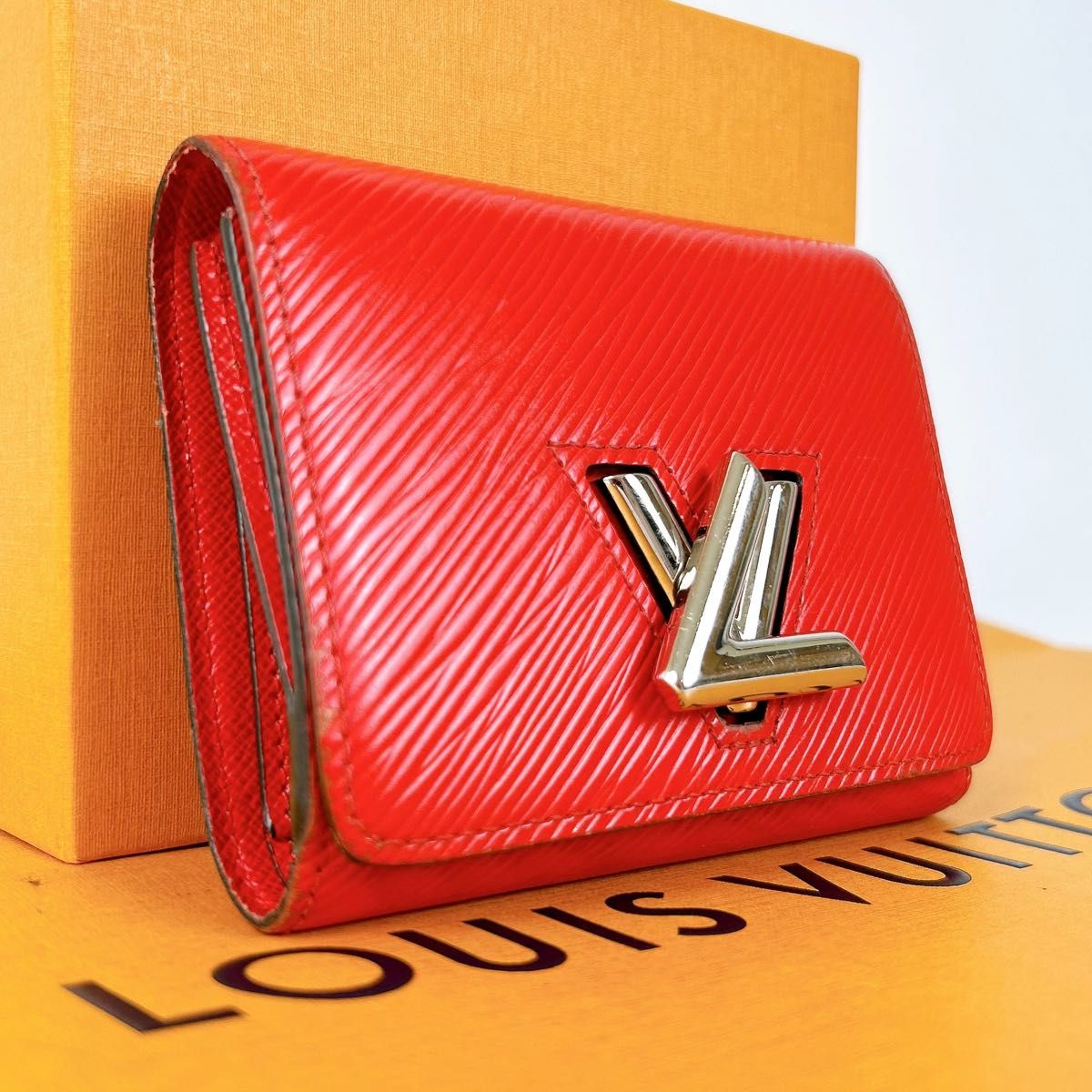 LOUISVUITTON ルイヴィトン ポルトフォイユ・ツイスト エピ レザー 三つ折り財布 LV金具 M64413