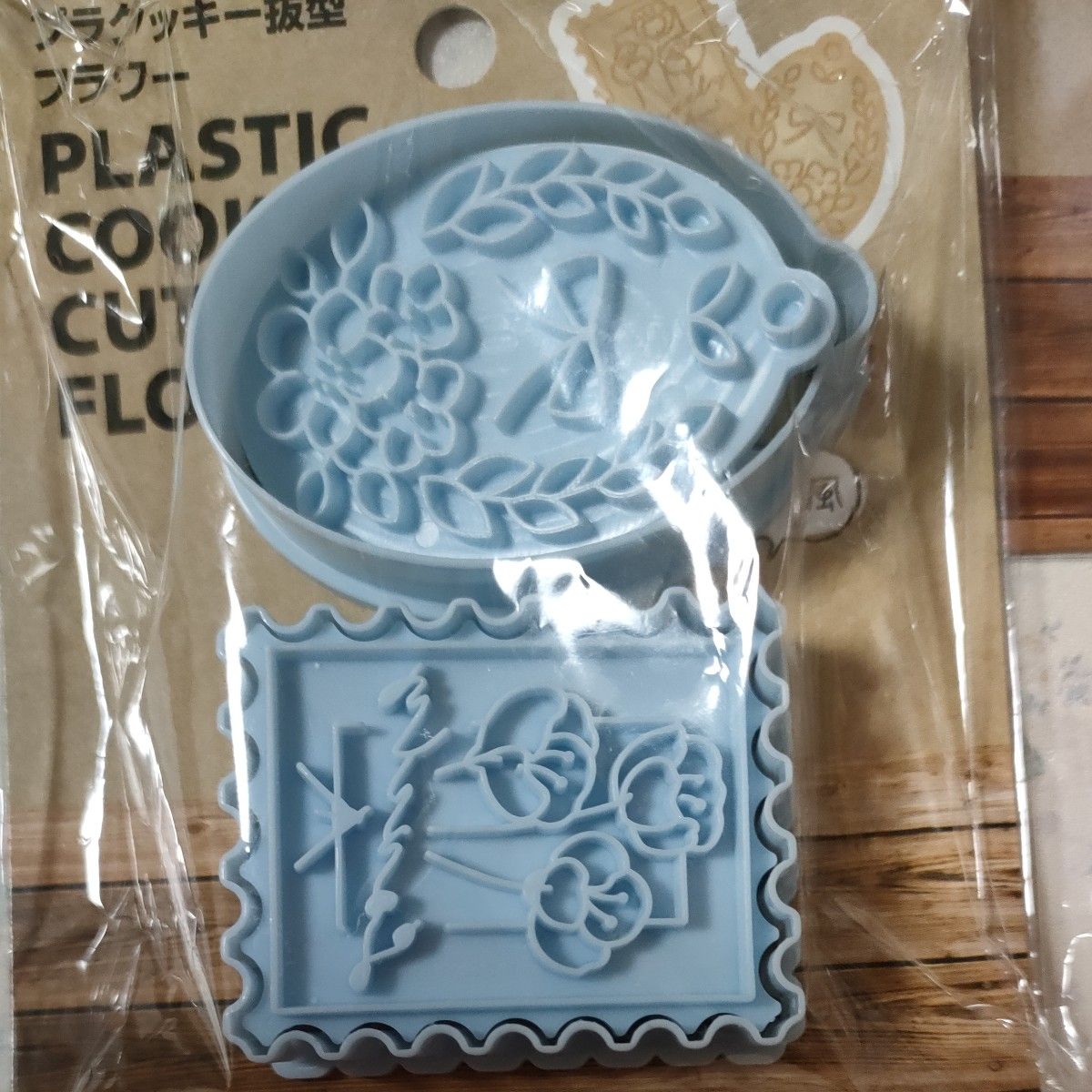 セリア　プラクッキー抜型フラワー未開封未使用自宅保管お菓子イベントバレンタインプレゼントパーティ