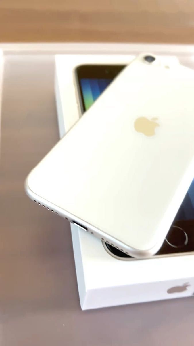 iPhone SE 第3世代 128GB SIMフリー ホワイト(スターライト)美品 電池残量78%