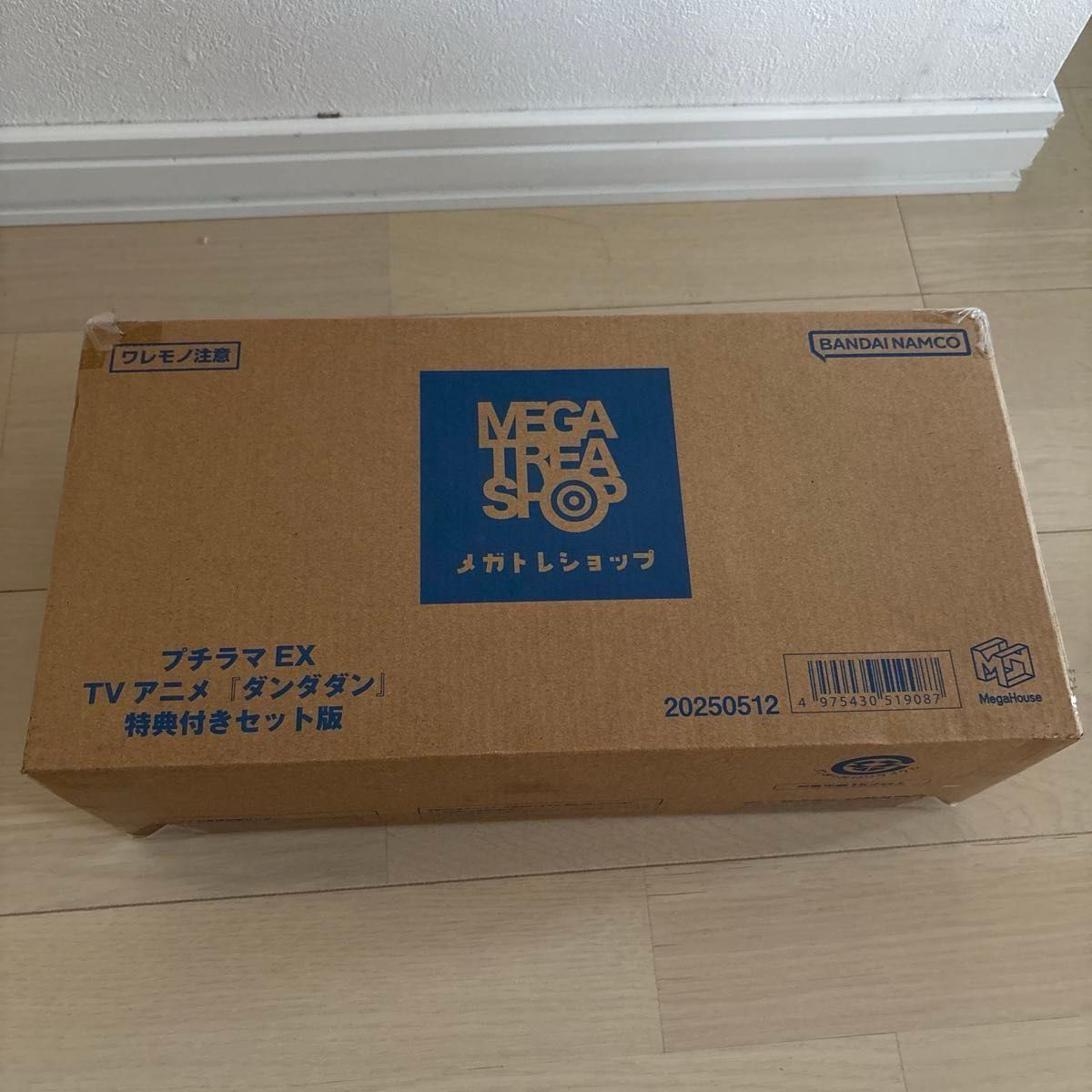 アニメグッズ ダンボール まとめ売り このまま配送 段ボール未開封 プチラマEX ダンダダン フィギュア モモ&星子