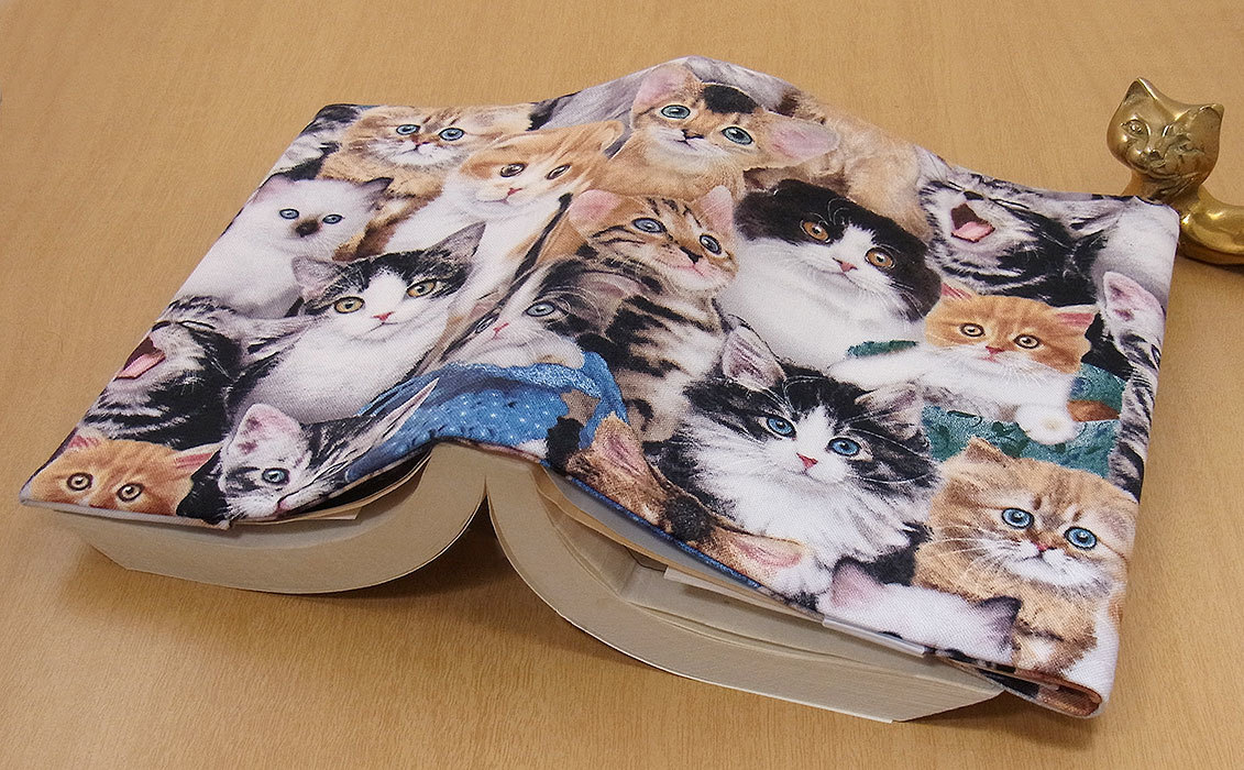 05 B ручная работа библиотека книга@② обложка для книги . кошка много синий шляпа Ame shou чтение дом . нравится кошка .. кошка кошка cat подарок подарок 