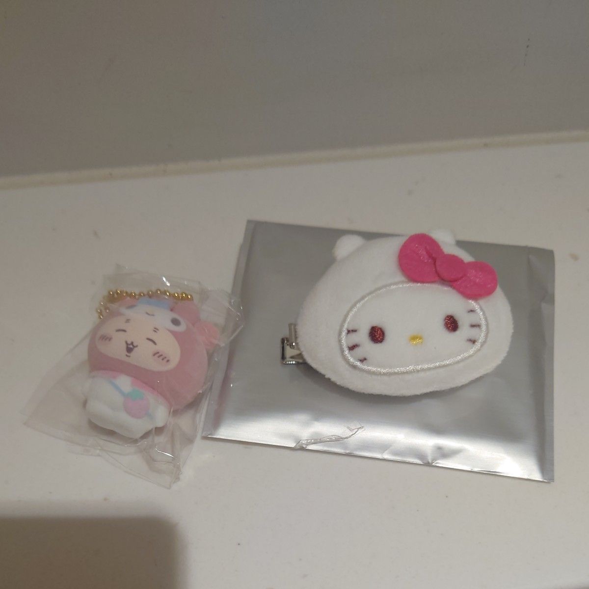 ちいかわ×サンリオ　シークレットヘアクリップ　フロッキーマスコットチャーム