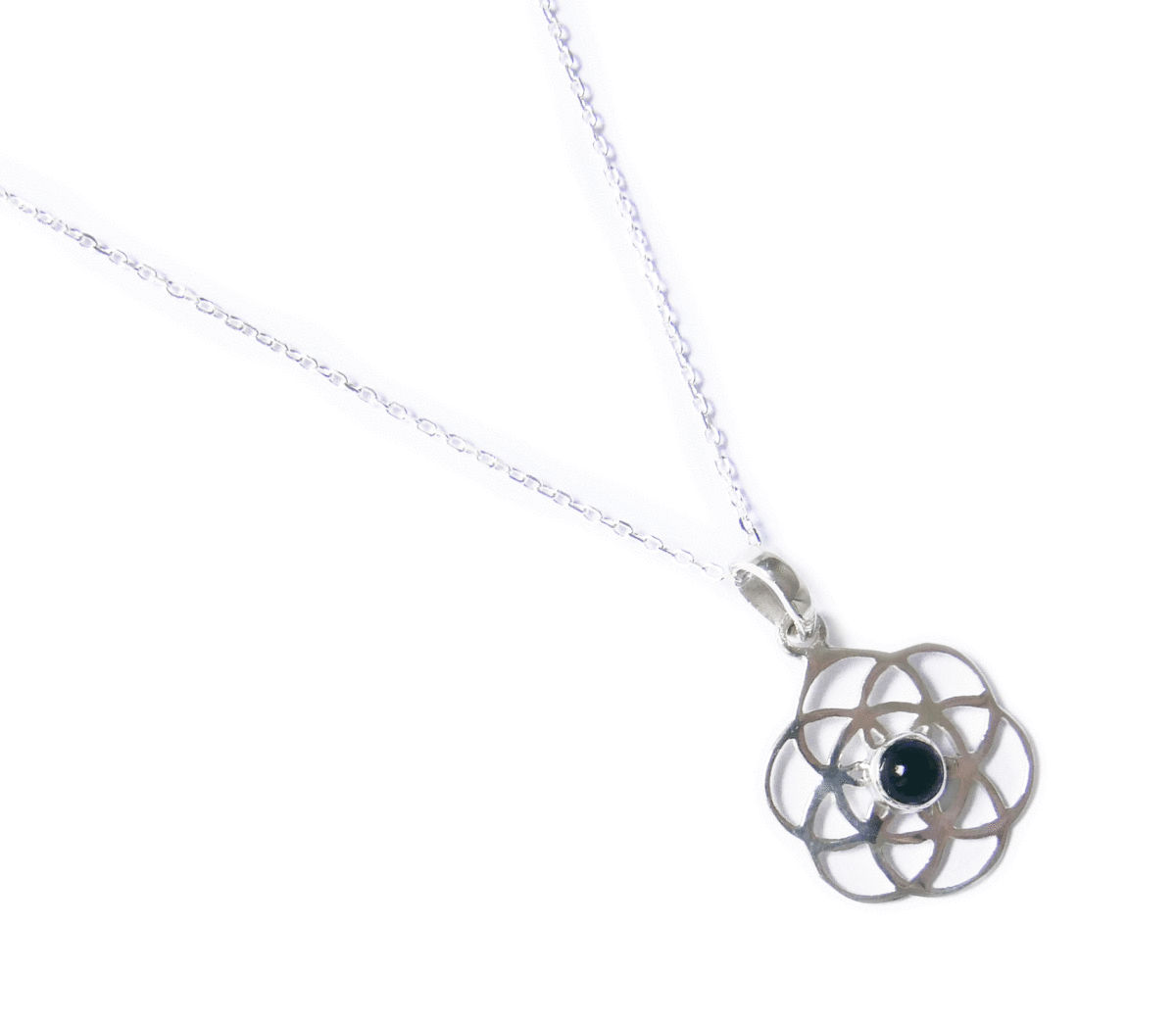 ★チェーン付★［シルバー/Silver925］オニキスのヒーリングネックレス ・宇宙のエネルギーが溢れるSeed of Life シードオブライフ・17mm