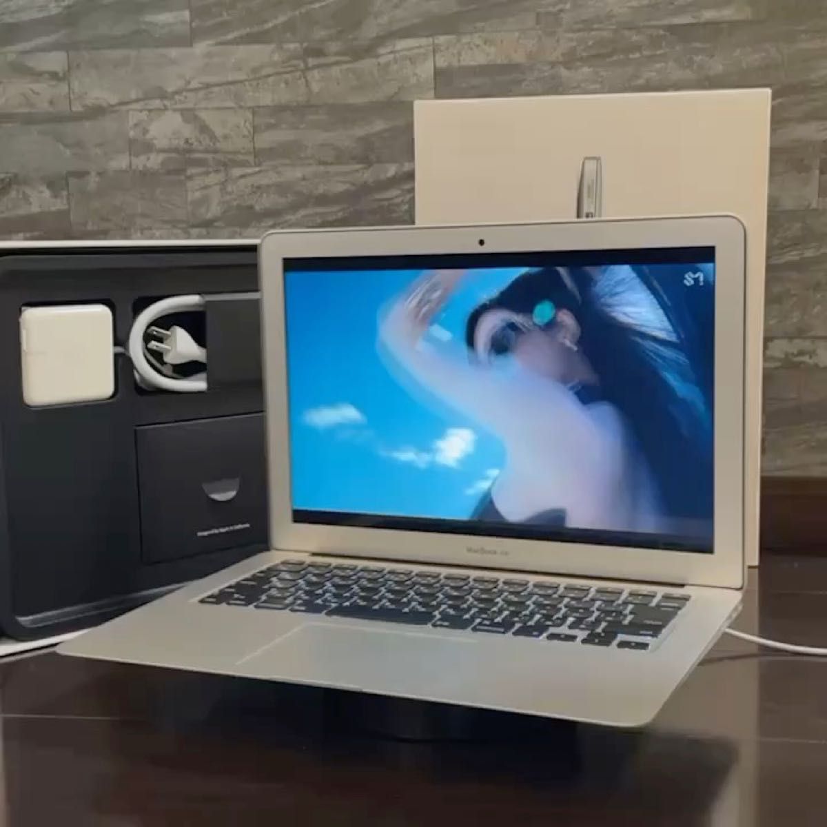 美品【整備済】MacBook Air i5 2021年Office 新品級バッテリー Mac&Win11 CPUグリス新品 即使