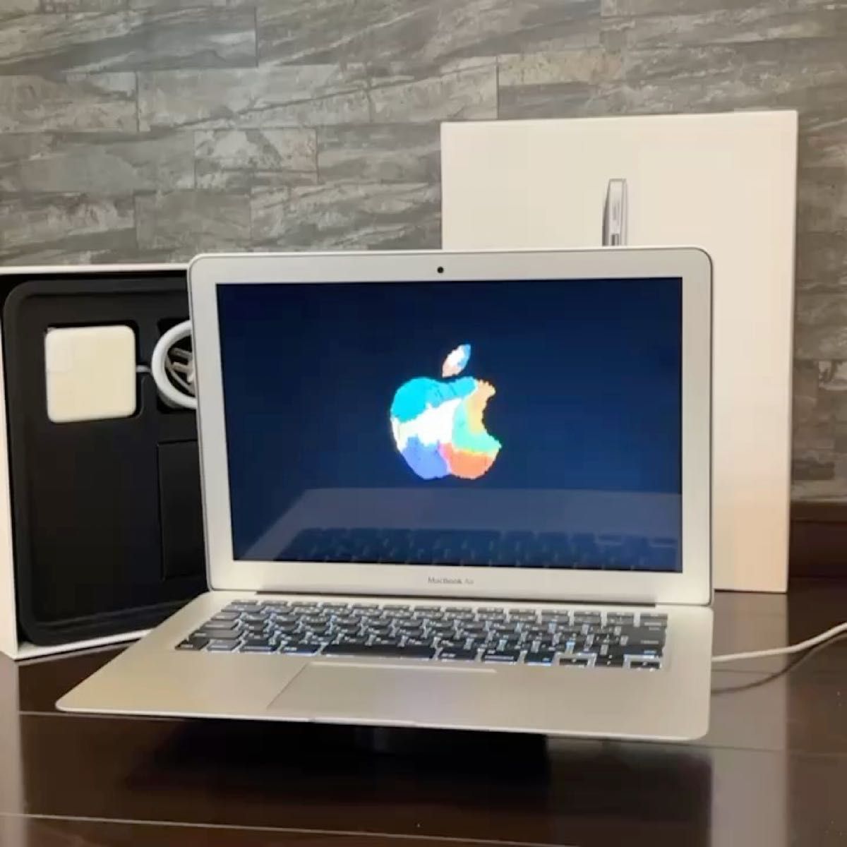 美品【土日★セール】MacBook Air i5 2021年Office 新品級バッテリー Mac&Win11 CPUグリス新品