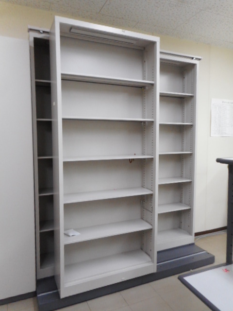 オフィス家具 可動式オープン書庫 ２列並び前列1可動 書庫3個 事務用 品