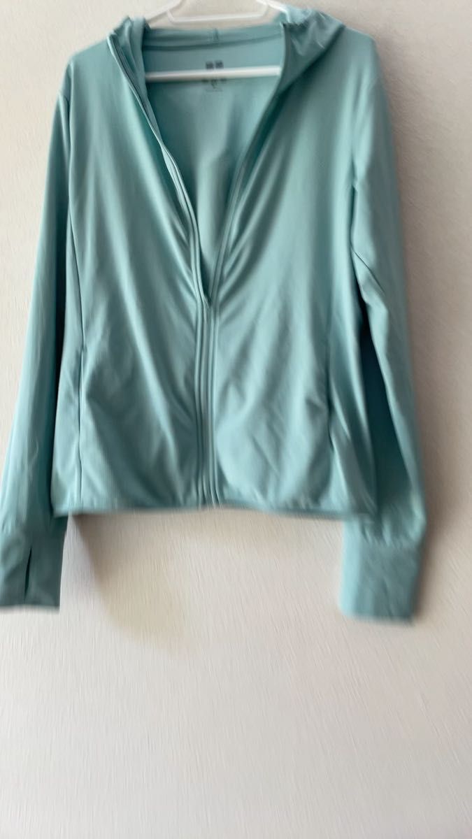 ユニクロ エアリズムUVカットメッシュパーカ グリーン M