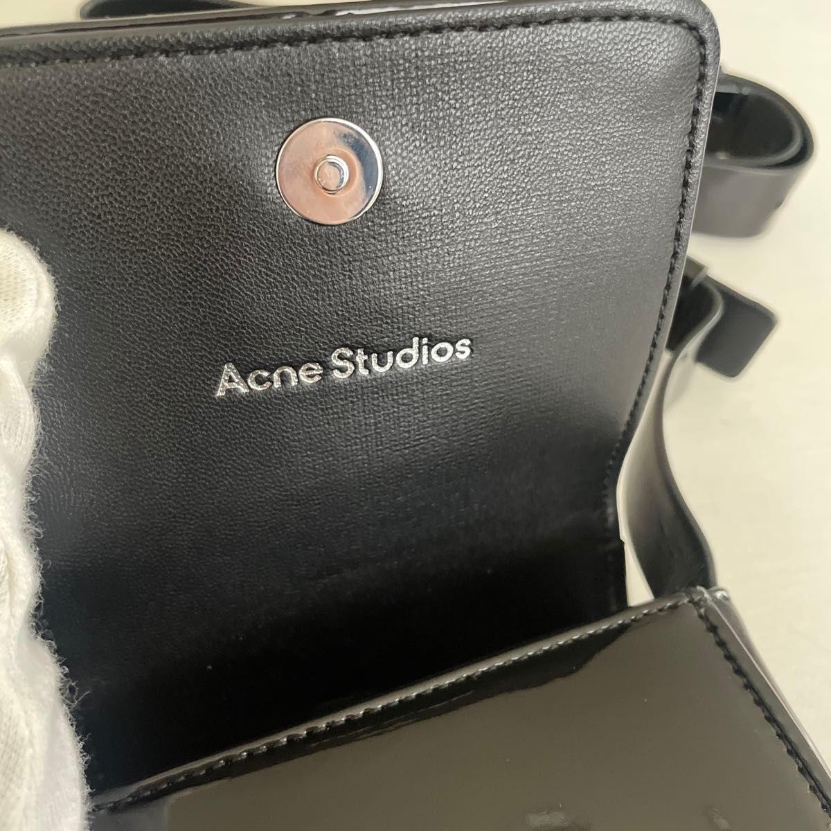 アクネストゥディオズ  フェイスミニクロスボディバッグ　ショルダーバッグ　Acne Studios フェイス 