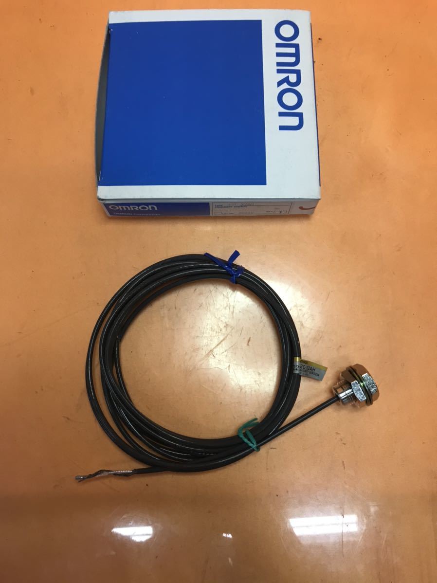 ☆定価44,000円の品物☆【324】OMRON E2C-X2AH アンプ分離近接センサ