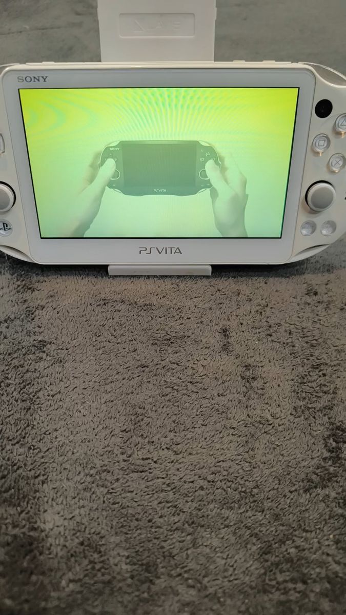 SONY PSVITA PCH-2000 ジャンク扱い