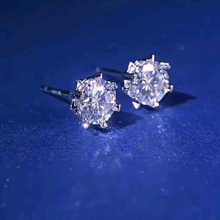 【AAA級モアッサナイトピアス8㎜ 2ct】アレルギー対応 silver925 18Kコーティング 付属品 ケース クロス