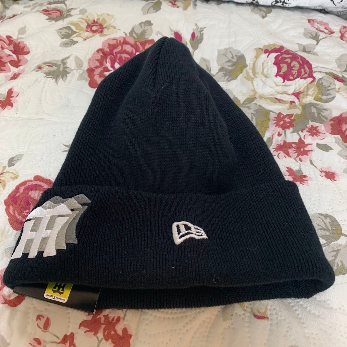 NEW ERA ブラックニットキャップ 阪神タイガース 新品 完売 阪神タイガース×NEW ERA ブラック ニット帽 新品未使用