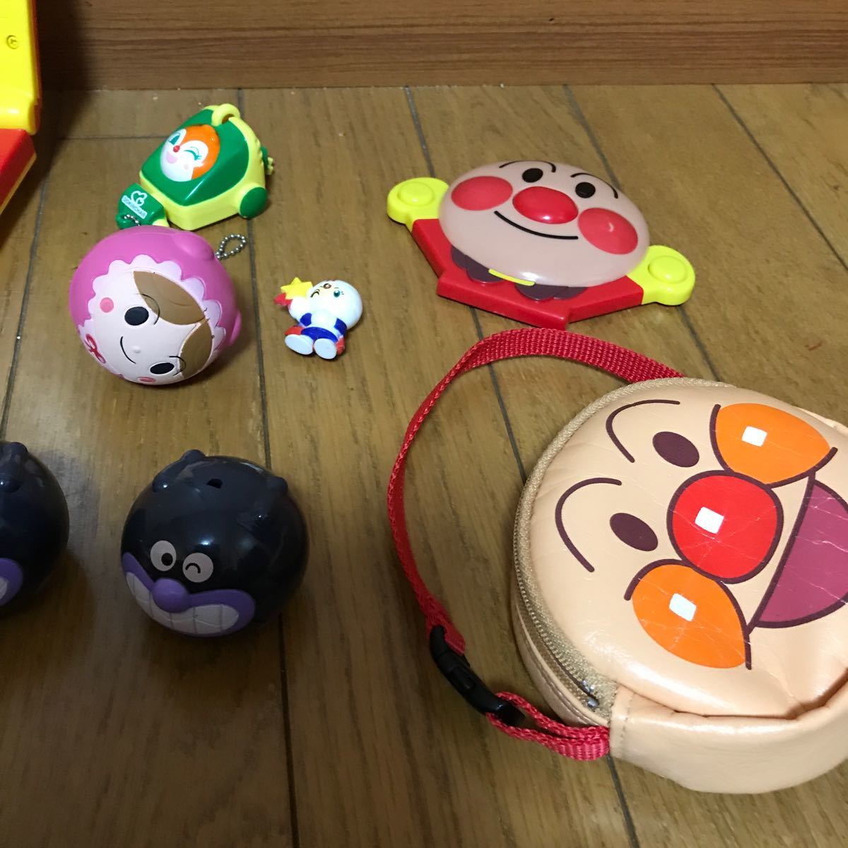 Paypayフリマ アンパンマン おもちゃ 働く車 パソコン ガチャガチャ Paypayフリマ アンパンマン おもちゃ 働く車 パソコン ガチャガチャ