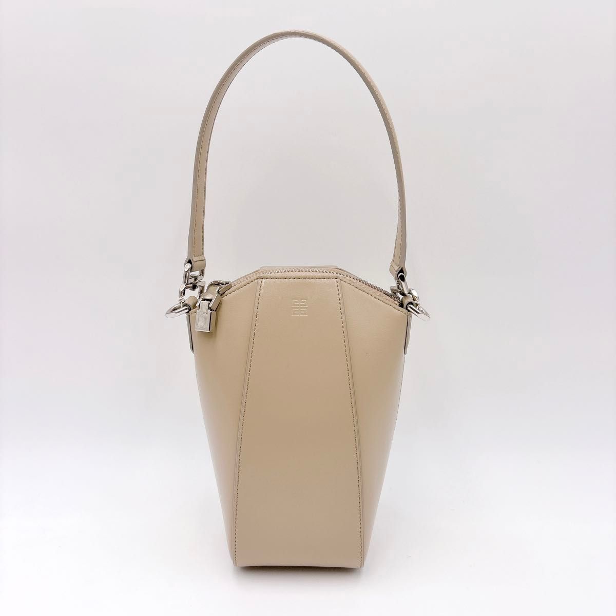 ジバンシィ アンティゴナトイショルダーバッグ ベージュ 美品 GIVENCHY ジバンシー アンティゴナ ミニ 2WAY チェーン