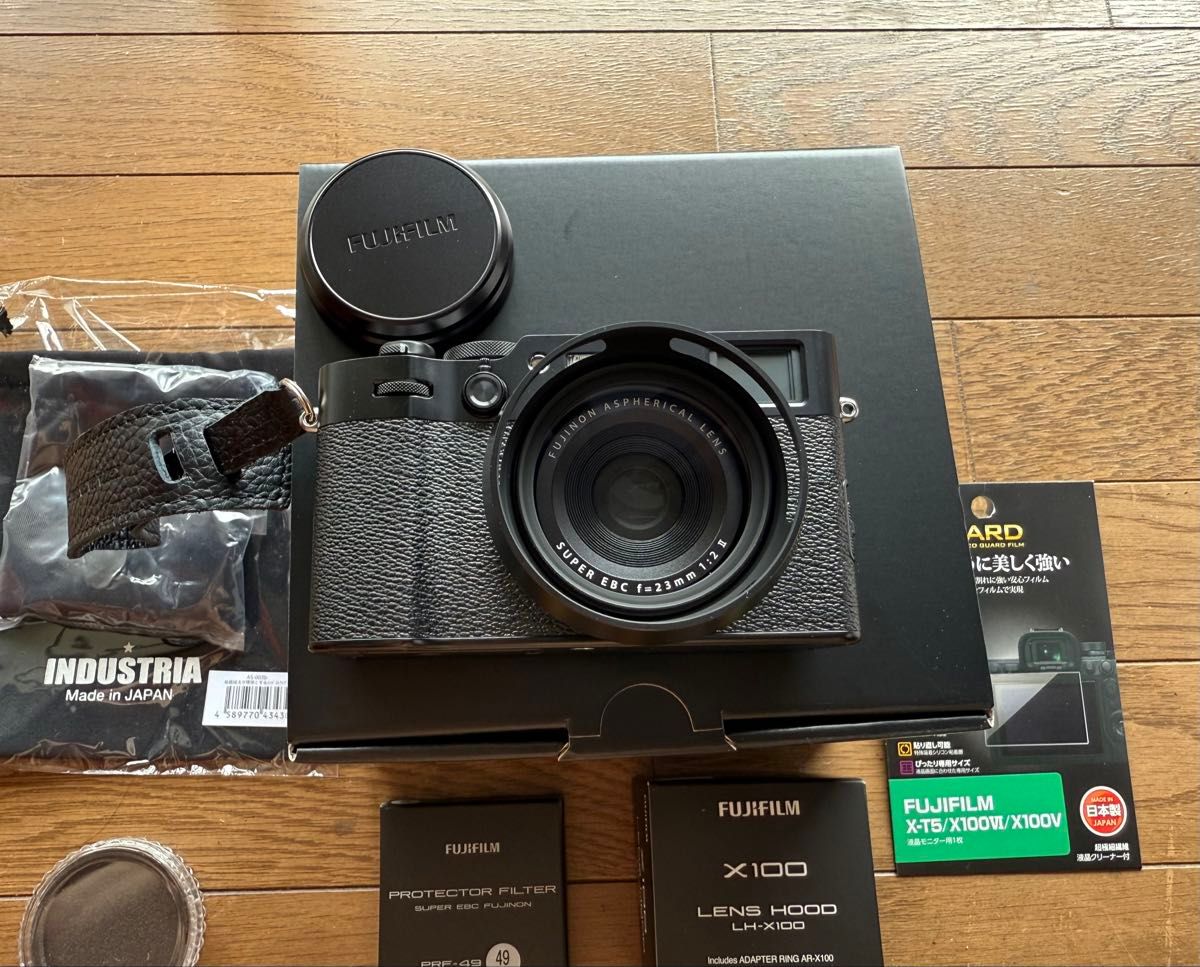 FUJIFILM 富士フイルム ブラック X100VI 純正アクセサリー付き ほぼ新品 FUJIFILM 富士フイルム ブラック X100VI 純正