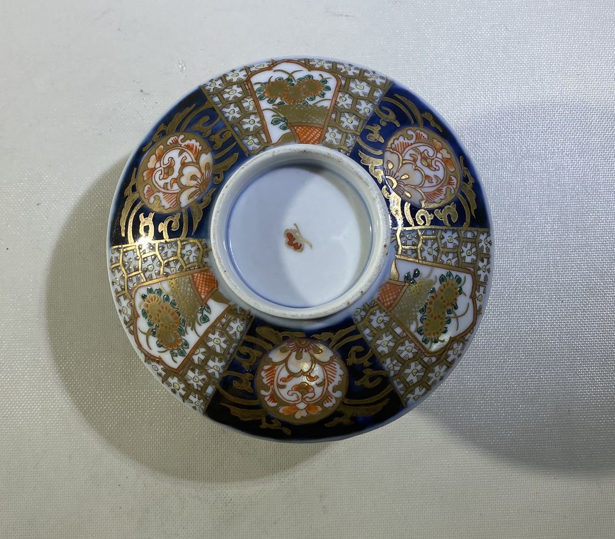 古伊万里 金襴手色絵窓絵花々 蒸し茶碗 3客 西と 古伊万里 金襴手色絵窓絵花々 蒸し茶碗 3客 西と