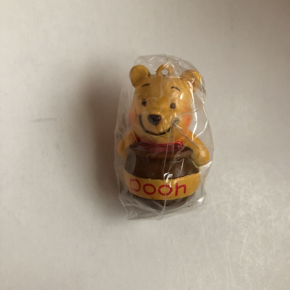  red .. finished ...Disney Disney Winnie The Pooh Winnie the Pooh amusement gift prize item mascot new goods bee 