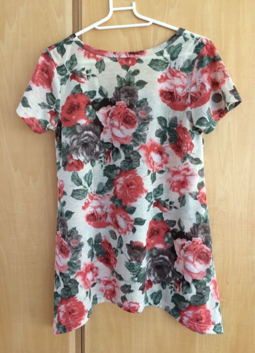半袖　Tシャツ カットソー　薔薇　花柄