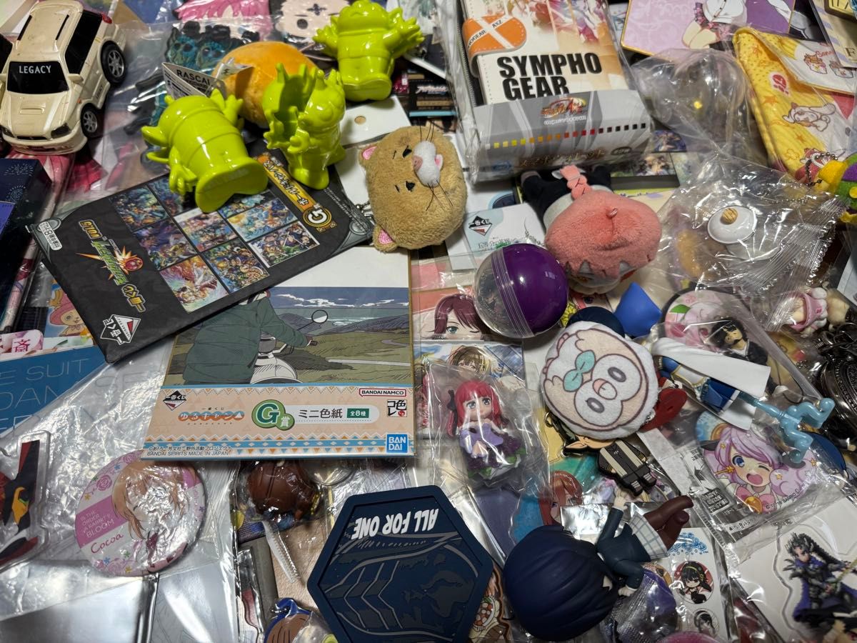 漫画 アニメ 缶バッジ 大量 まとめ売り グッズ ノンジャンル アニメグッズ マンガ ノンジャンル 300個 大量まとめ売り|Yahoo