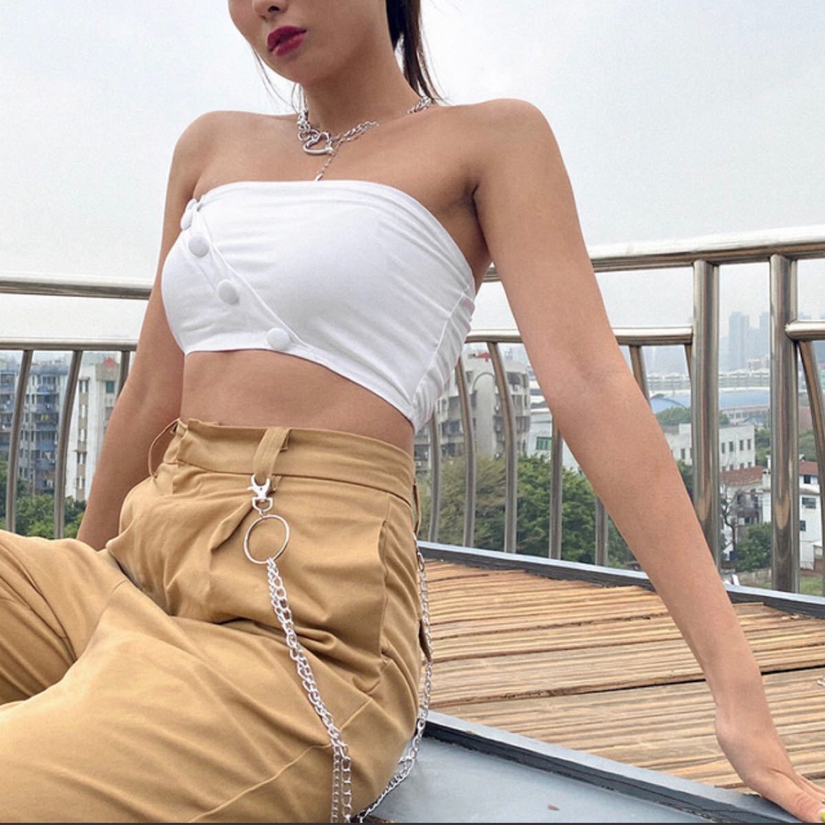 くるみボタンがチャイナ風で可愛い °+ チューブトップ ホワイト