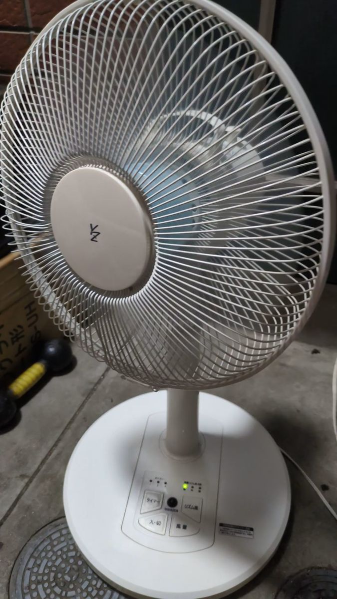 扇風機 ホワイト 山善 リビング扇風機 YAMAZEN リビング扇 日立 家電 C NETリモコン無しです。