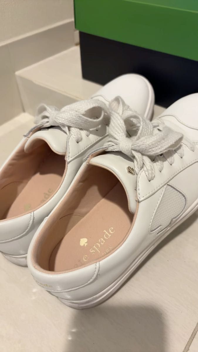 美品 ケイトスペード kate spade レザー スニーカー 白 23.5 ホワイト 本革
