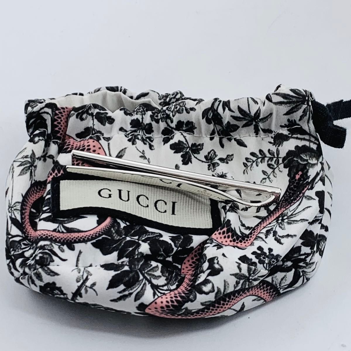 【超美品/現行】GUCCI ネクタイピン ダイアゴナル 925 冠婚葬祭 超美品/現行】GUCCI ネクタイピン ダイアゴナル 925 冠婚葬祭