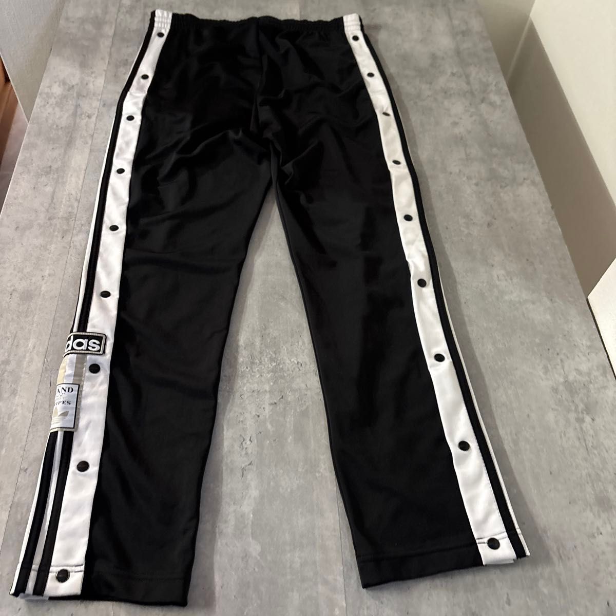 adidas originals トラックパンツ サイドボタン ブラック M adidas originals トラックパンツ サイドボタン ブラック M