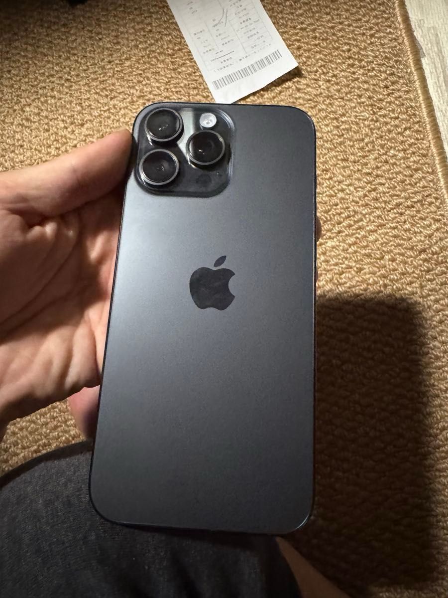 Apple iPhone16 Pro Max 256GB,美品,バッテリー100 アメリカ版 Apple iPhone 16 Pro Max 256gb,美品, バッテリー