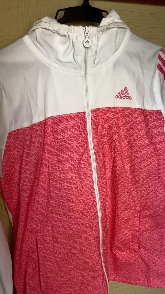 adidas フード付きウィンドブレーカー L ピンク アディダス