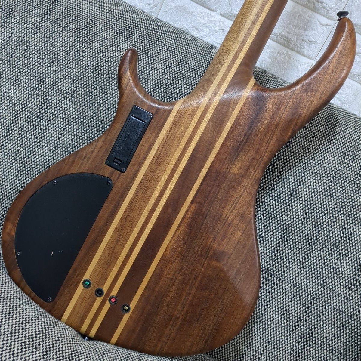 【現状特価品】ARIA ProⅡ SB-404 スルーネック エレキベース 現状特価品】ARIA ProⅡ SB-404 スルーネック エレキベース