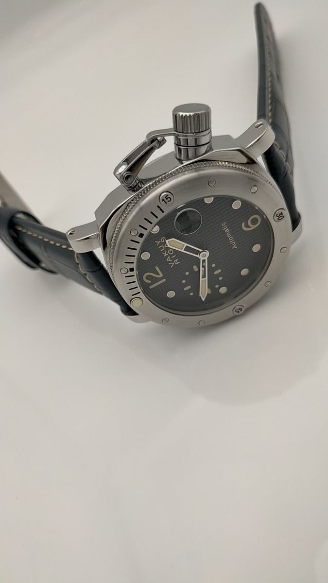 超弩級ミリタリーダイバー【シーガル/新品】防水性能100m スイスコンポジット アーチ風防 硬度7 316L ディープシーブルー革