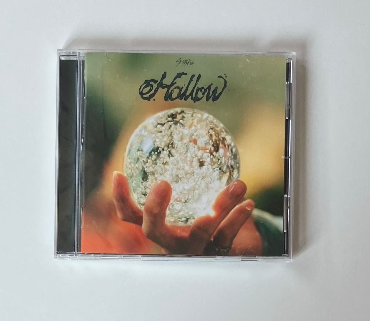 straykids hollow 通常盤 シリアル付 straykids スキズ Hollow 未使用シリアル5口 通常盤CD1枚 ②
