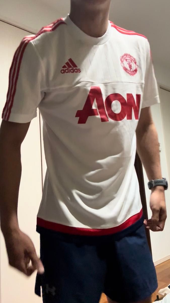 新品 adidas マンチェスター・ユナイテッド 半袖練習着 Lサイズ ユニフォーム シャツ