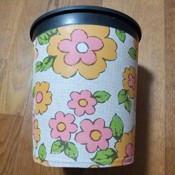 未使用 ゴミ箱 缶 昭和レトロ 当時物 花柄 インテリア レトロポップ 花柄 ゴミ箱 セット インテリア ゴミ缶 昭和レトロ 当時物