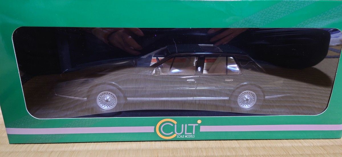 ②CULT 1/18 アストンマーティン・ラゴンダ 1985 グリーンメタリック ②CULT 1/18 アストンマーティン・ラゴンダ 1985 グリーン