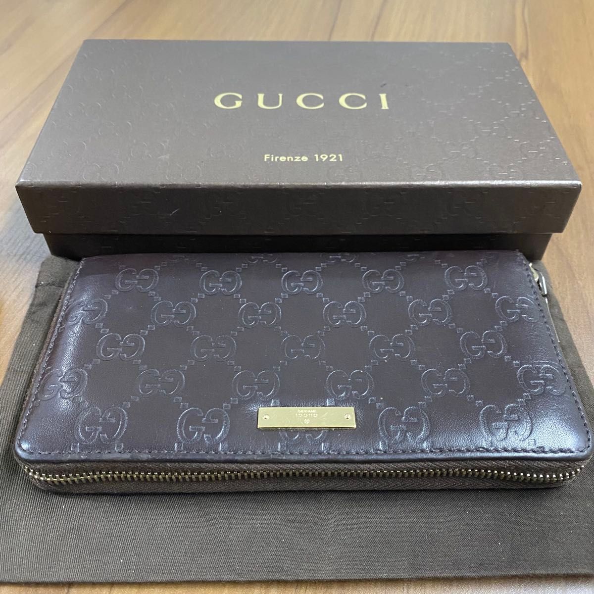 新品同様！グッチ GUCCI 財布 長財布　シマレザー ラウンドファスナー