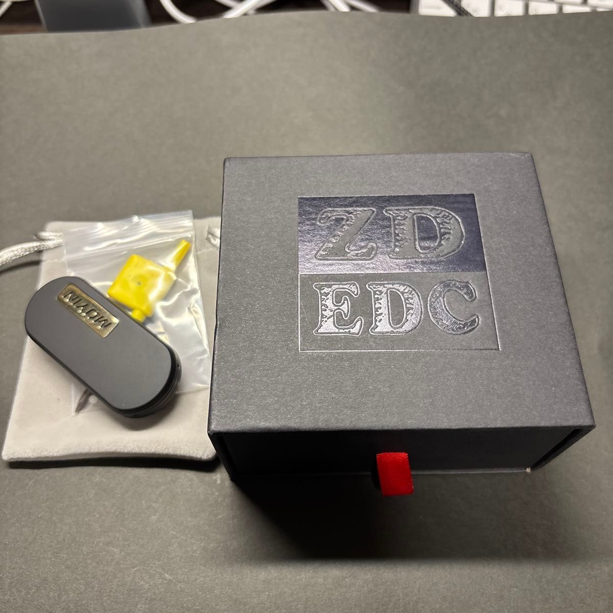 チタン製 moyin 音叉内蔵 フィジェットトイ EDC ハンドスピナー チタン製 moyin 音叉内蔵 フィジェットトイ EDC ハンドスピナー