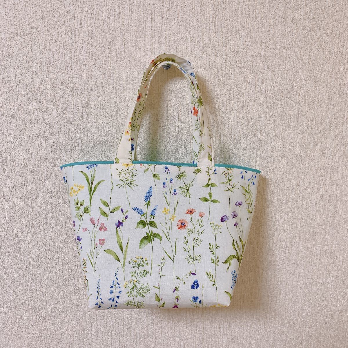 Paypayフリマ リバティ風 ランチ トートバッグ 小物 ハンドメイド 可愛い 花 バック カバン Paypayフリマ リバティ風 ランチ トートバッグ 小物 ハンドメイド 可愛い 花 バック カバン