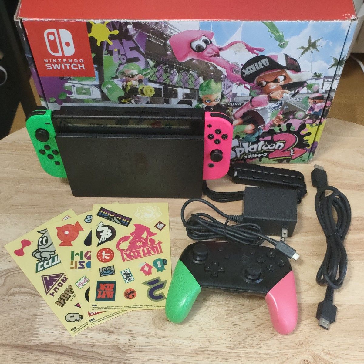 【オマケ有】switch スプラトゥーン2 セット JoyConレッド フィルム オマケ有】switch スプラトゥーン2 セット JoyConレッド