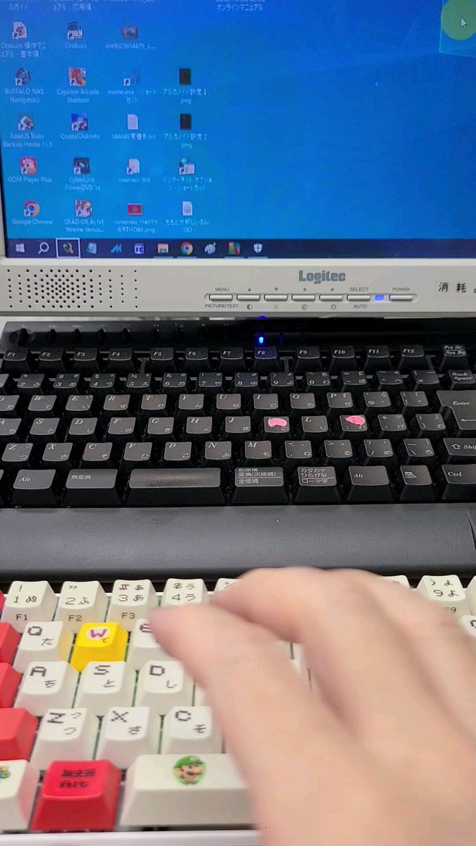 マリオ仕様 ファミコン仕様? WENRUI 日本語 メカニカルキーボード キートップ交換