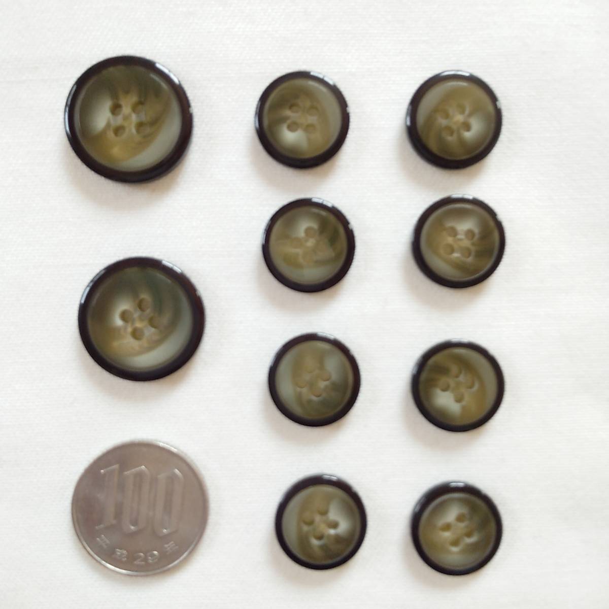 緑がかった茶色の値段と価格推移は 2件の売買情報を集計した緑がかった茶色の価格や価値の推移データを公開 緑がかった茶色の値段と価格推移は 2件の売買情報を集計した緑がかった茶色の価格や価値の推移データを公開