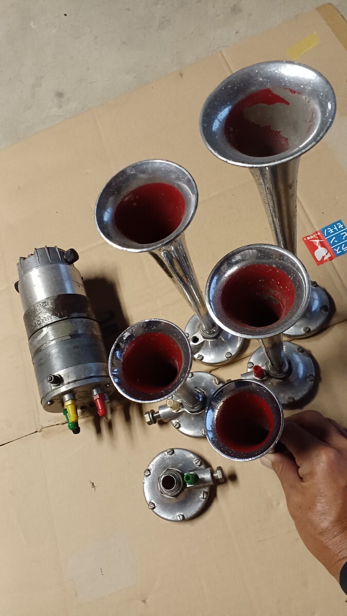 当時物5連ミュージックホーン5連ラッパ　ラッカラーチャ　クカラーチャ　ストロンボリ　ケツ上がりZ1Z2CB750RSFXJGSGT380クレタク原チャリ ホーン