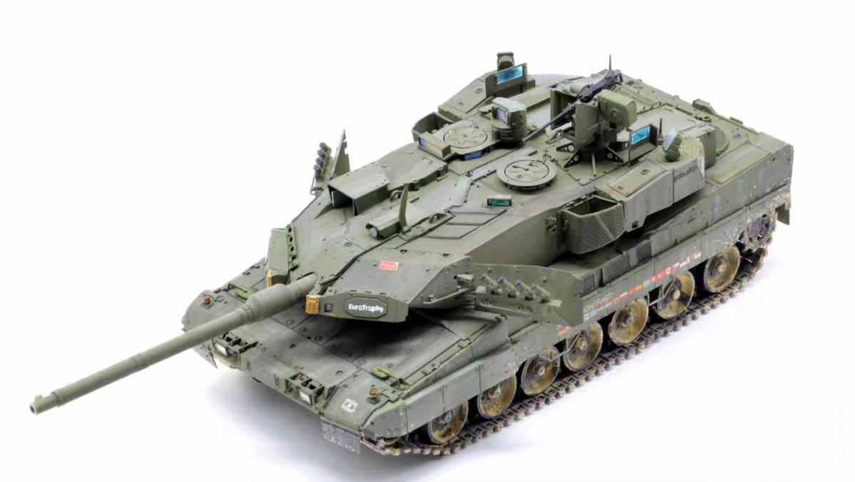 1/35 ドイツ 主力戦車 レオパルト2A8 組立塗装済完成品